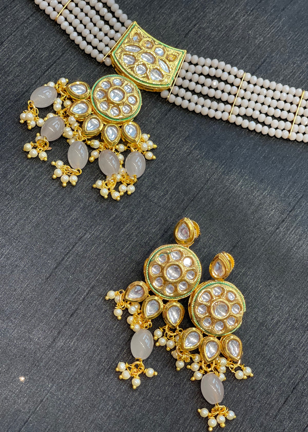 Grey Kundan Jewellery Set